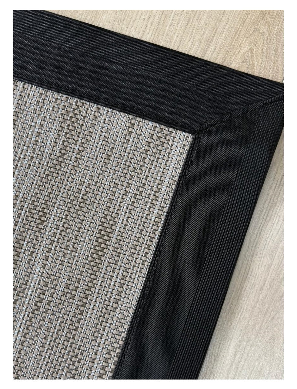 Alfombra Vinílica Bari Borde Negro