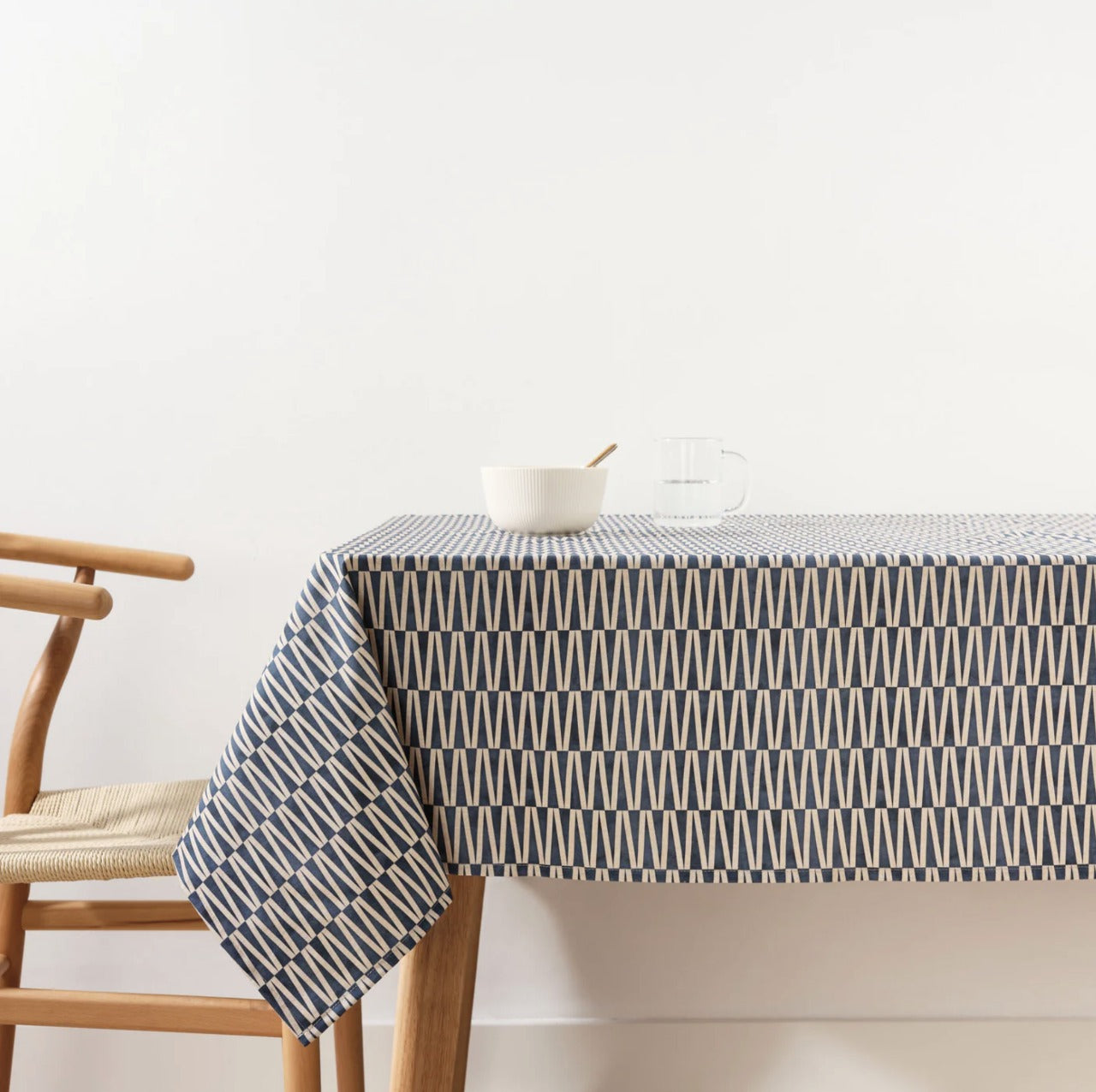 Mantel Antimanchas Resinado Geométrico Azúl