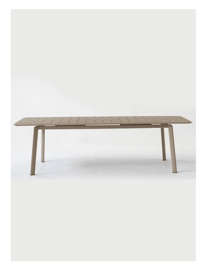 CYBER Mesa Extensible Beige Grande + 8 Sillas Ares