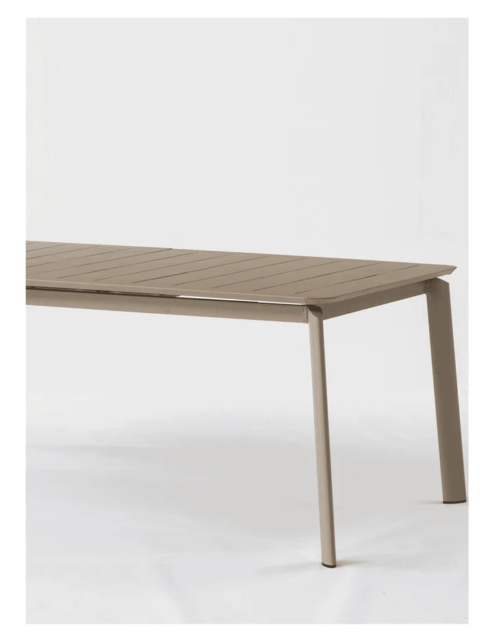 CYBER Mesa Extensible Beige Grande + 8 Sillas Ares