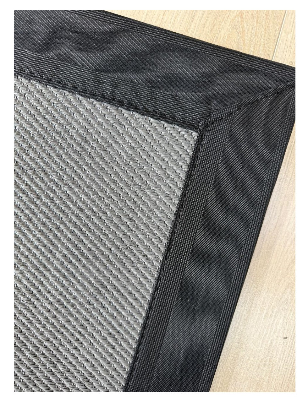 Alfombra Vinílica Petra Borde Negro